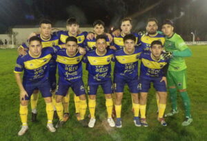 102_7373-scaled-e1686654106690-300x205 En la congelada noche de lunes, el "Rojo" goleó a El Fortín y sigue en la cima de la Zona A