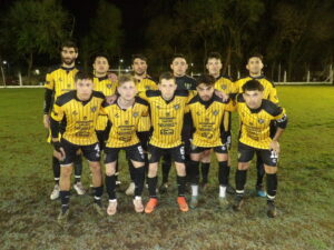 102_8314-300x225 Agónico y vital triunfo de Porteño ante El Huracán; el "Celeste" se clasificó a Octavos