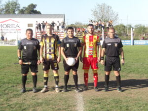 102_8389-300x225 Tuvo situaciones y emociones, pero le faltaron goles: paridad entre el "Rojo" y la "Academia"