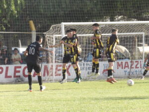 102_8471-300x225 Racing venció a 9 de Julio y junto a Porteño son líderes del Torneo Local 2023