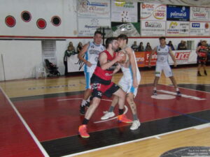 102_8515-300x225 Argentino impuso su jerarquía y venció a Círculo Italiano en el cierre de la fecha 10