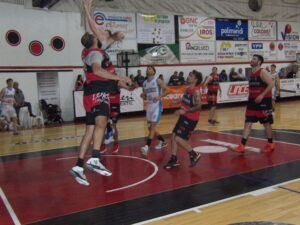 102_8526-300x225 Argentino impuso su jerarquía y venció a Círculo Italiano en el cierre de la fecha 10