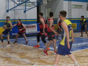 102_8538-300x225 La revancha "en dos canchas" fue para "Los Buitres": el miércoles habrá tercero en Gimnasia