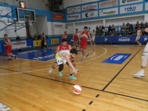 102_8558-300x225 Alianza tuvo un gran arranque de los Cuartos de Final frente a Sirio Libanés