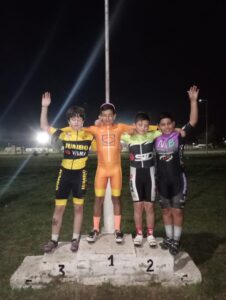 c3e6cd4e-a6fc-4209-a5b1-a37ea7c094d0-226x300 Comenzaron las competencias nocturnas de ciclismo en la pista de 9 de Julio