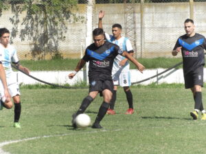 102_8719-300x225 "Los Tigres" rugieron fuerte y vencieron a Barracas; el líder Porteño igualó con 9 de Julio