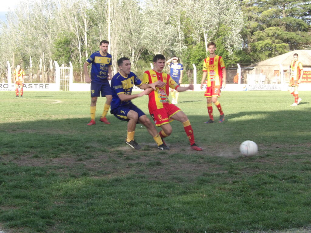 102_8738-1024x768 "Los Tigres" rugieron fuerte y vencieron a Barracas; el líder Porteño igualó con 9 de Julio
