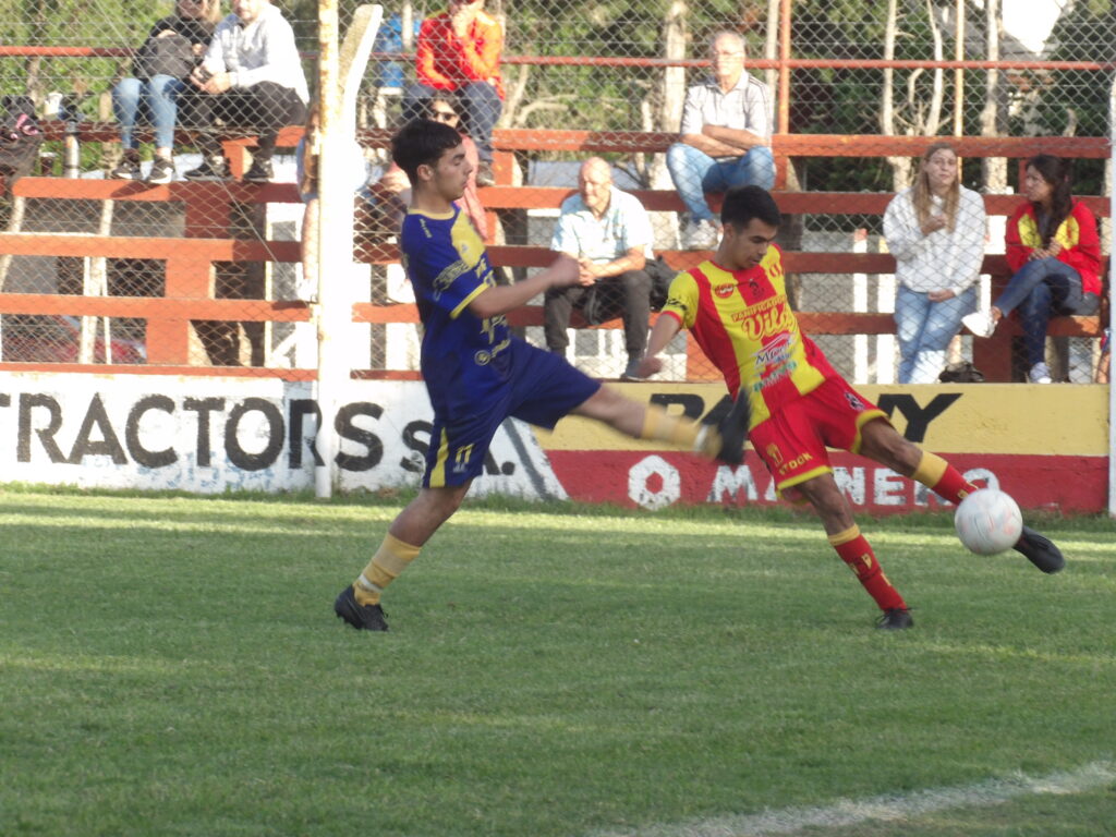 102_8739-1024x768 "Los Tigres" rugieron fuerte y vencieron a Barracas; el líder Porteño igualó con 9 de Julio