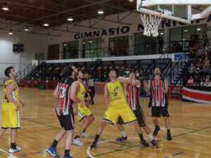 102_8804-300x225 En suplementario, Comunicaciones le volvió a ganar a Sportivo Rojas y es finalista