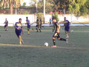 102_8847-300x225 Gran reacción de Racing para vencer a El Fortín y ser el primer finalista del Torneo Local