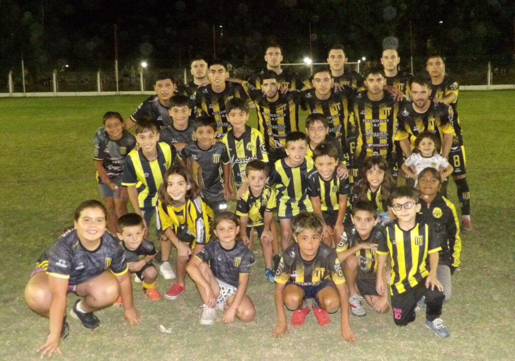 102_8861-scaled-e1702641110907-1024x718 Porteño con ventaja: venció a Racing en la ida de la Gran Final; el domingo la revancha