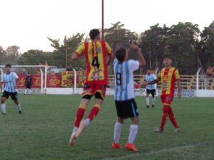 102_8910-300x225 Zona 15: triunfo ante Argentino de Rojas y punta para Barracas; Racing empató en Pergamino