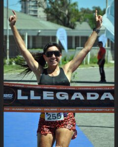 407254487_18213381865258615_6807243044479001817_n-240x300 Atletas colonenses, presentes en la tradicional Maratón de los 2 años en Río Cuarto