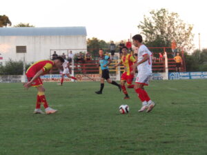 102_9091-300x225 Barracas revirtió la historia y volvió a ganarle a Huracán de Chivilcoy: a Octavos de Final