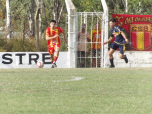 102_9285-300x225 Barracas sigue invicto y dio un gran paso como local ante Independencia