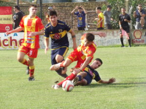 102_9294-300x225 Barracas sigue invicto y dio un gran paso como local ante Independencia