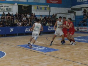 102_9376-300x225 La última bola fue de Alianza y "Las Águilas" festejaron frente a Sirio Libanés