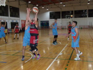 102_9482-300x225 Círculo Italiano se recuperó y venció a Juventud en la Villa Deportiva