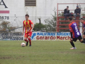 102_9493-300x225 Barracas goleó y logró su primer triunfo: derrotas de Porteño y 9 de Julio
