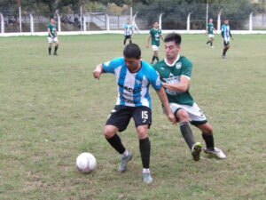 102_9507-300x225 Barracas goleó y logró su primer triunfo: derrotas de Porteño y 9 de Julio