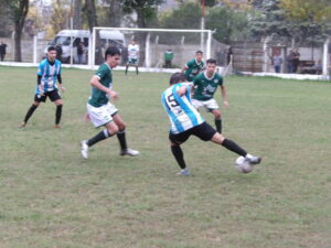 102_9508-300x225 Barracas goleó y logró su primer triunfo: derrotas de Porteño y 9 de Julio