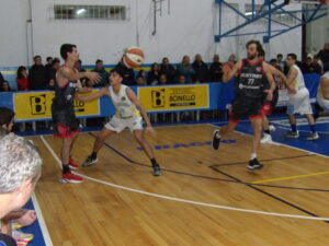 102_9606-300x225 Derby teñido de amarillo y celeste: Alianza mostró superioridad y venció a Círculo Italiano