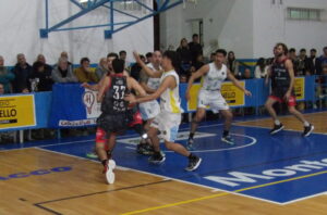 102_9607-scaled-e1715941757725-300x198 Derby teñido de amarillo y celeste: Alianza mostró superioridad y venció a Círculo Italiano