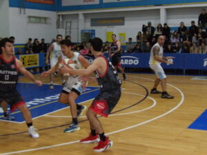 102_9611-300x225 Derby teñido de amarillo y celeste: Alianza mostró superioridad y venció a Círculo Italiano