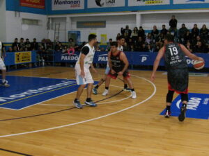 102_9612-300x225 Derby teñido de amarillo y celeste: Alianza mostró superioridad y venció a Círculo Italiano