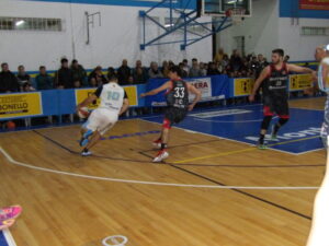 102_9615-300x225 Derby teñido de amarillo y celeste: Alianza mostró superioridad y venció a Círculo Italiano