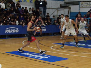 102_9617-300x225 Derby teñido de amarillo y celeste: Alianza mostró superioridad y venció a Círculo Italiano