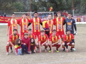 102_9702-300x225 Barracas vapuleó a Racing y festejó en el clásico: 5 a 0 en la Plaza Mitre