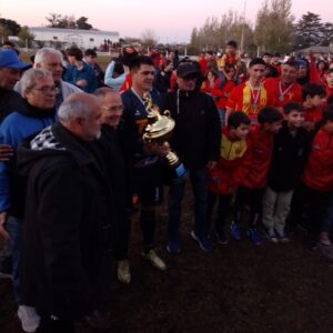 934d20d5-1252-4c5d-beca-0df53418bb37-e1716161438653-300x300 De la mano de un Paulo Tozzi genio y figura, Barracas gritó campeón de la Fed Cup