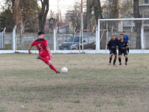 102_9856-300x225 Gran victoria de 9 de Julio ante Carabelas para abrochar la clasificación