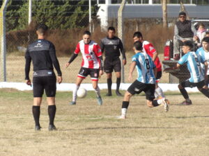 103_0012-300x225 Octavos en Colón: triunfo de Racing en su vuelta al "Coloso"; Porteño empató con la "Juve"