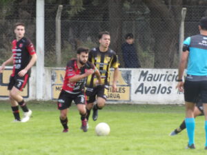 103_0019-300x225 Octavos en Colón: triunfo de Racing en su vuelta al "Coloso"; Porteño empató con la "Juve"