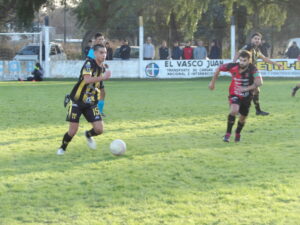 103_0035-300x225 Octavos en Colón: triunfo de Racing en su vuelta al "Coloso"; Porteño empató con la "Juve"