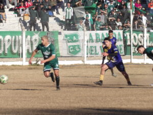 103_0096-300x225 El "Lagarto" impuso condiciones ante "Los Tigres" y sacó diferencias en la ida