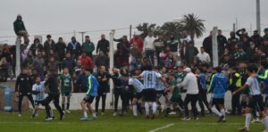 7f396b83-7e75-41e5-9f60-e59830c80156-e1724172312258-300x148 Batalla campal en cancha de Argentino de Rojas y revancha de la Final del 3 Ligas suspendida