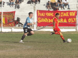 103_0319-300x225 Partidón en la Mitre: Porteño lo ganaba con un hombre de más, pero Barracas reaccionó y empató