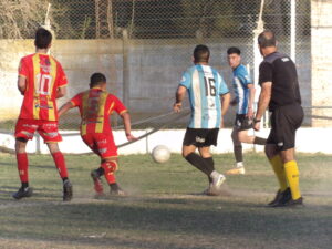 103_0332-300x225 Partidón en la Mitre: Porteño lo ganaba con un hombre de más, pero Barracas reaccionó y empató
