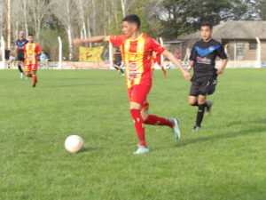 103_0394-300x225 Barracas también es líder e invicto: superó a 9 de Julio y alcanzó a Porteño en la cima
