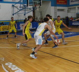 103_0408-scaled-e1727183416160-300x275 Alianza no pudo ante un arrollador Comunicaciones, por la séptima del Torneo Clausura