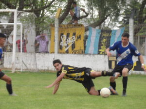 103_0503-300x225 Goles, polémicas y expulsiones: Racing ganó su primer partido y 9 de Julio casi se retira del partido