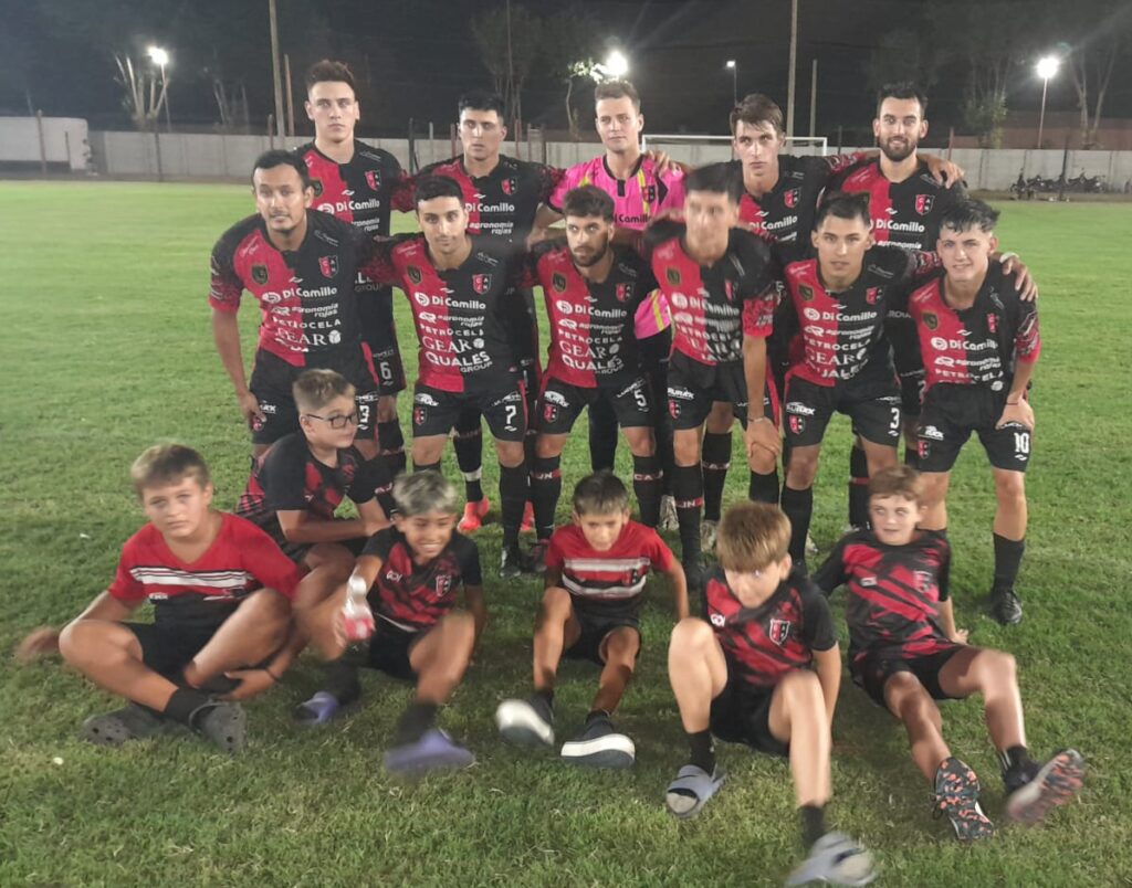 3711cc76-e250-47d5-81a0-03a6b4243b56-e1738416110336-1024x804 "Los Tigres" no pudieron en Rojas: goleada de Jorge Newbery en el debut del 5 Ligas