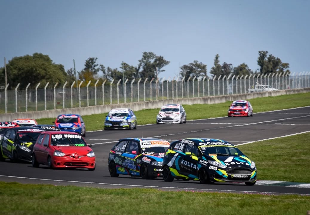 Corrió el Nuevo Car Show Santafesino en el «Oscar Cabalén» y Nicolás Bonello culminó octavo